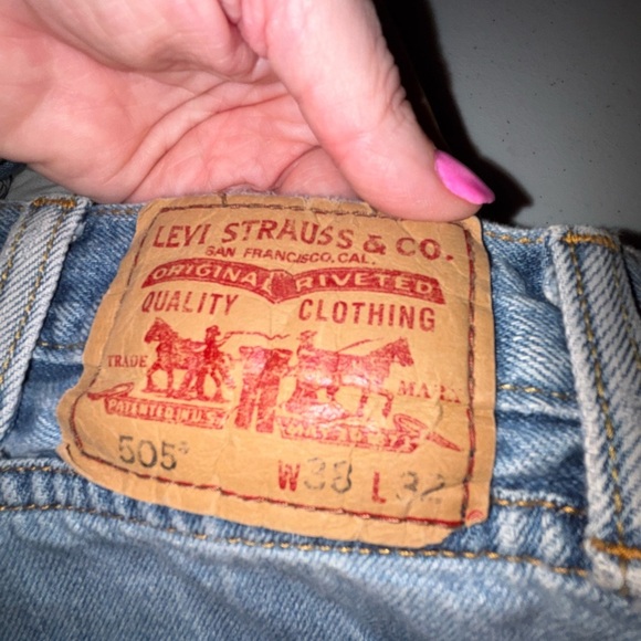 Men’s Levi's Classic Light Blue Straight Jeans - Picture 3 of 7